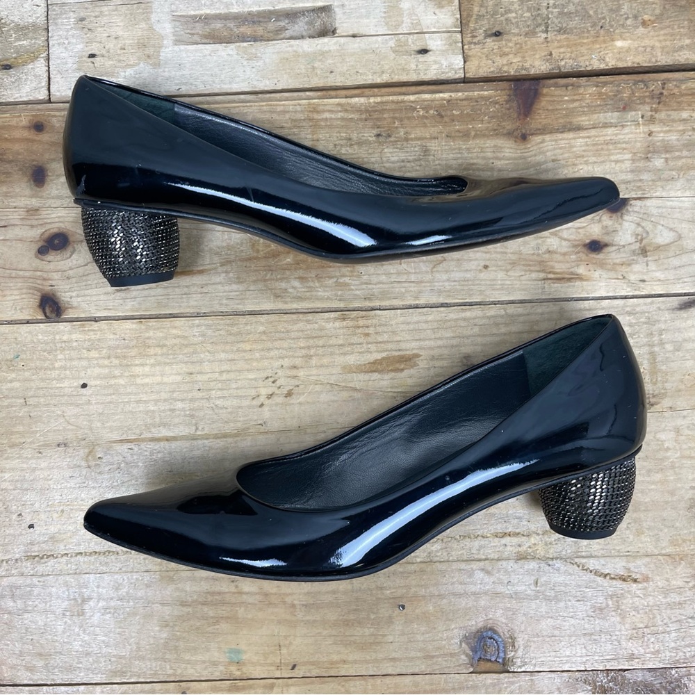 Stuart Weitzman "Poco Globe" Patent Leather Pumps -‎ Black - Women's 7